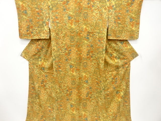 未使用品　草花に古典柄　小紋着物